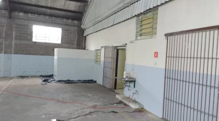 Imagem Galpão para alugar, 750 m² por R$ 15.883,33/mês - Chácaras Reunidas - São José dos Campos/SP