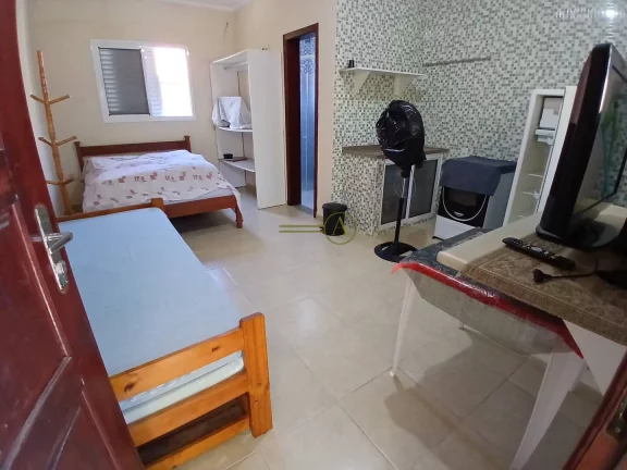 Imagem Sobrado lado praia, com churrasqueira e 4 apartamentos individuais à venda