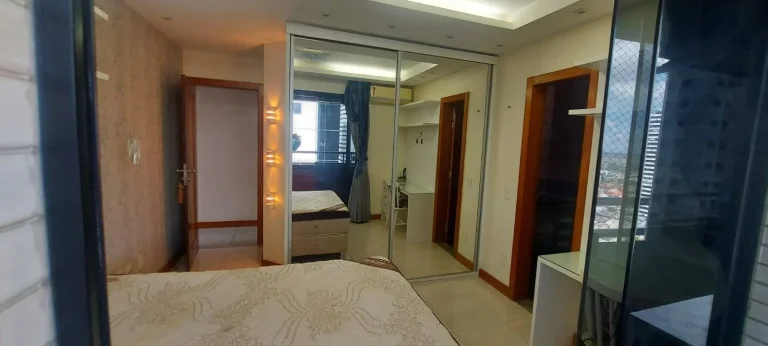Imagem Luxuoso e requintado apartamento no Ed. Village Premium