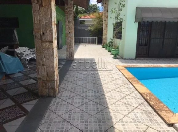 Imagem Sobrado residencial de alto padrão com 408 metros quadrados de área útil em terreno de 477 metros...