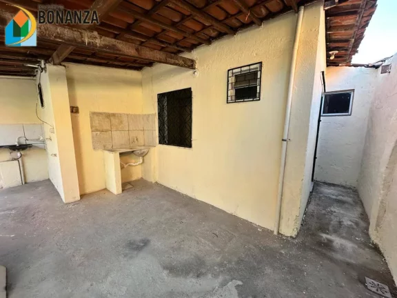 Imagem Casa com 02 quartos para Alugar no Bairro Presidente Kennedy