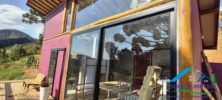 Imagem Charmoso Chalé em Gonçalves – Um Refúgio de Conforto e Beleza!