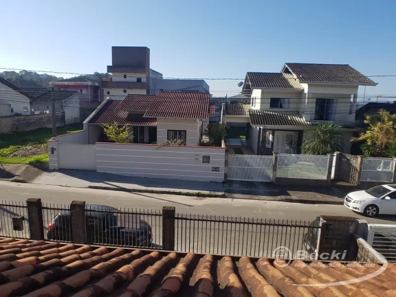 Imagem Casa no bairro Itaum, Joinville: 126m², 4 dormitórios, 1 suíte, 4 banheiros por R$ 840.000 - Venda.