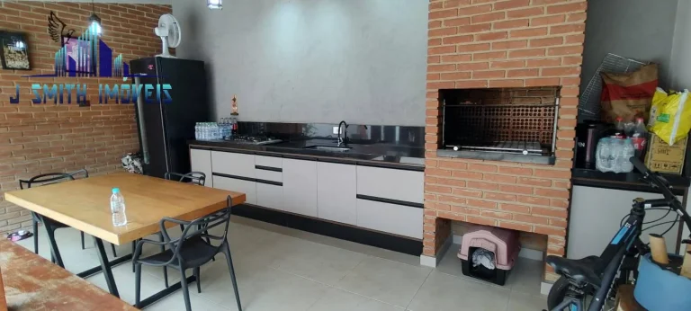 Imagem CASA MODERNA, REPLETA DE ARMÁRIOS PLANEJADOS. QUINTAL GRANDE, 2 VAGAS