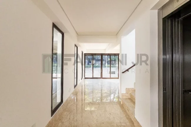 Imagem Imóvel comercial de prestígio no coração do Jardim Paulista: 10 salas, 10 banheiros, 700m² em São Paulo-SP!