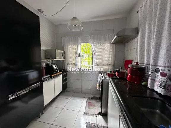 Imagem Casa de dois pavimentos pra morar e investir em Guaranhus - Vila Velha