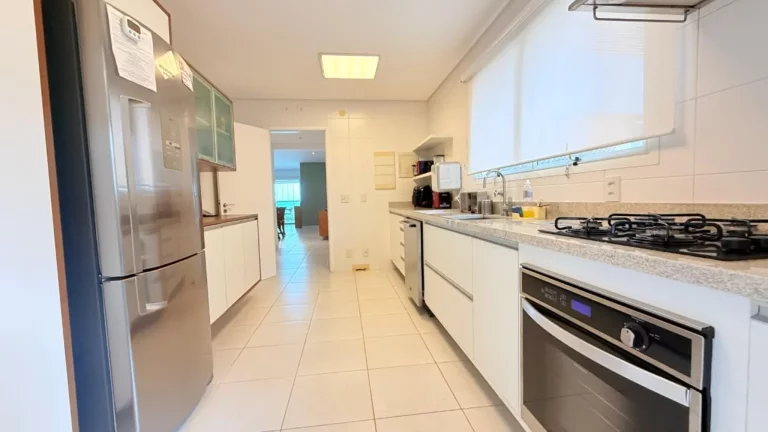 Imagem Apartamento de Luxo à Venda na Riviera de São Lourenço Módulo 08 em Bertioga-SP: 4 Quartos, 4 Suítes, 3 Salas, 3 Vagas de Garagem!