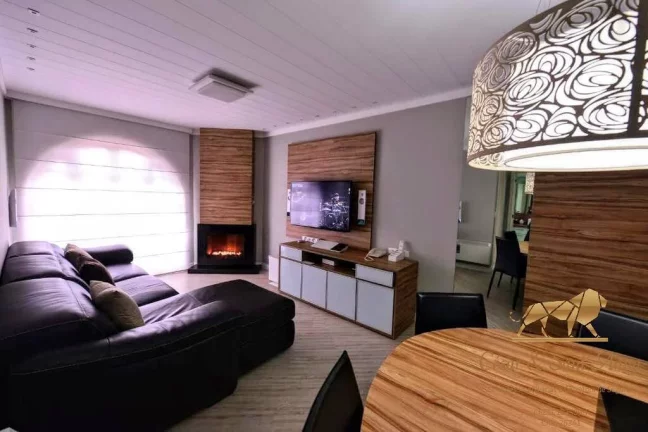 Imagem Apartamento mobiliado c/ 3 dormitórios finamente decorado à venda