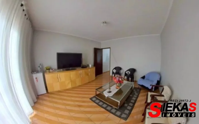 Imagem Imóvel de alto padrão com 3 quartos, 1 suite e 4 vagas de garagem no bairro Carrão, São Paulo-SP.