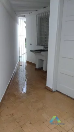 Imagem Linda casa 3 dormitórios,sendo 1 suite, 3 vagas de garagem, lavanderia, quintal com localização privilegiada fácil acesso a comércios .