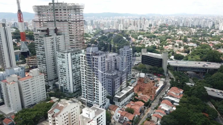 Imagem Studio de Luxo à Venda em Pinheiros, São Paulo-SP: 1 Quarto, 1 Suíte, 1 Banheiro, 27m² de Área.