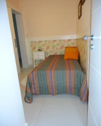 Imagem Apartamento à venda no Guarujá na Praia das Pitangueiras.