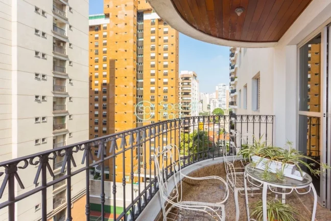 Imagem Ótimo apartamento com 159m2 de área privativa, 4 dormitórios ( 1 suíte ) e 2 vagas na garagem. L...