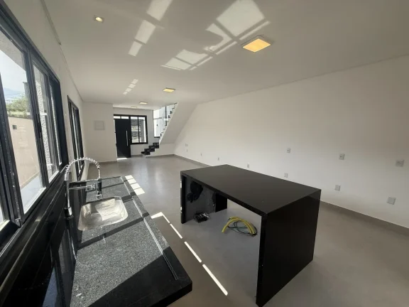 Imagem Linda Casa com Piscina no Residencial Nova Jaguari