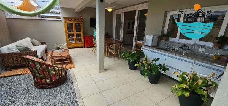 Imagem Casa em condomínio para locação em Juquehy com 4 suítes, piscina coletiva, serv. praia, 150m da praia - Acomodação 10 pessoas | Juquehy Imobiliária