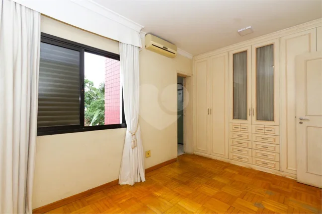 Imagem Apartamento à venda com 3 quartos, sendo 2 suítes, no condomínio Villaggio de Bologna, São Paulo - SP