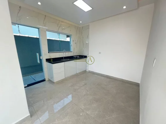Imagem Casa Térrea á venda, apenas 600m da praia à venda, totalmente reformada