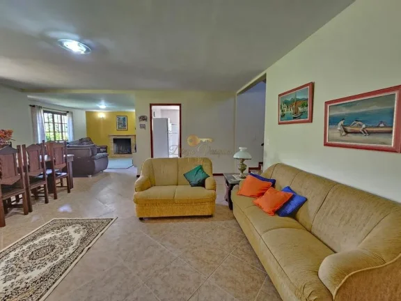 Imagem Casa em Condomínio para Venda em Teresópolis / RJ no bairro Vale Alpino