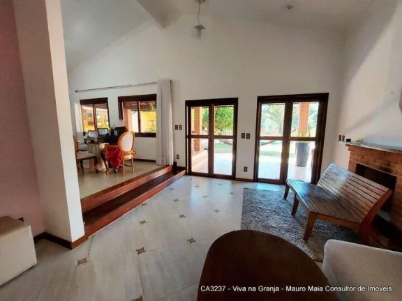 Imagem Casa à Venda com 3 quartos, 494 m² por R$ 1.470.000 Granja Viana