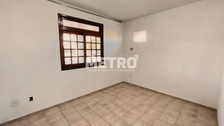 Imagem Ponto comercial 220m , 4 4, sendo 01 suíte, Sala para dois ambientes
