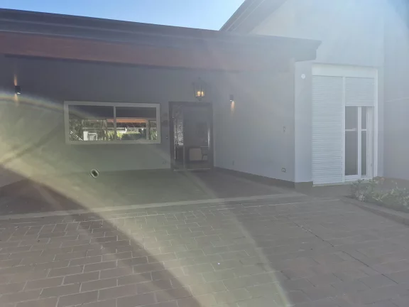 Imagem Casa térea à venda com 3 quartos, sendo 2 suítes, em Condomínio Flamboyant-B, Atibaia - SP