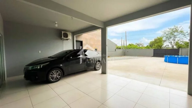 Imagem CASA (SOBRADO) COM 250 M² NO BAIRRO ESPINHEIROS