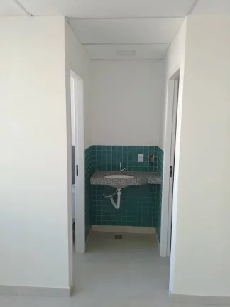 Imagem locação sala comercial no centro de Macaé RJ. 130M2 primeira locação