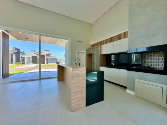 Imagem Casa 4 Dormitórios - Bairro Capão Novo