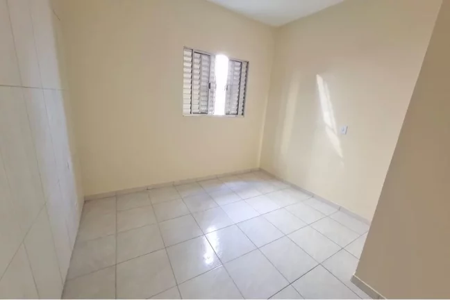 Imagem Casa para locação com 2 dormitórios, 2 banheiros e quintal por R$1.500,00 - Vila Guedes - SP