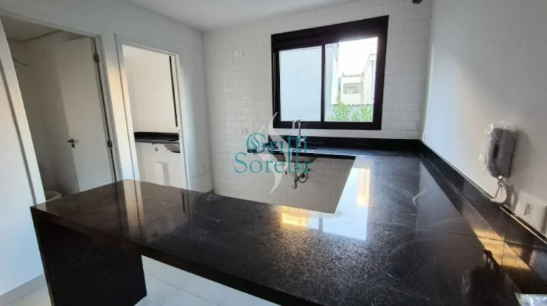 Imagem Casa/Sobrado Triplex à Venda em Campo Belo - São Paulo/SP.