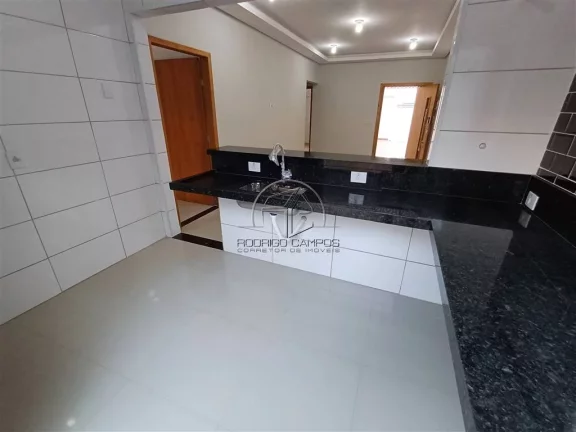 Imagem Espaçosa Casa Térrea à Venda no Ocian, Praia Grande - 3 Quartos e Churrasqueira