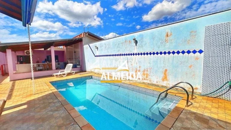 Imagem Casa com 3 dormitórios à venda, 179 m² por R$ 700.000,00 - Vila Operária - Rio Claro/SP