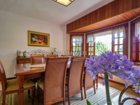 Imagem Casa à Venda na Aldeia Austríaca em Campos do Jordão - 6 Suítes e 640 m²