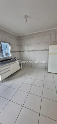 Imagem Excelente casa em avenida, totalmente reformada, com 3 dormitórios e edícula completa! Localizada ...