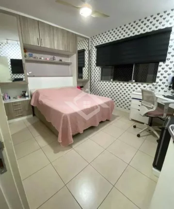 Imagem Casa duplex em condomínio com piscina privativa ,linda arquitetura