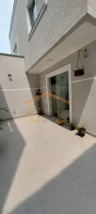 Imagem Excelente sobrado, 3 dormitórios, sendo 1 suíte com closet e varanda, mais 1 banheiro e 1 lavabo, ...