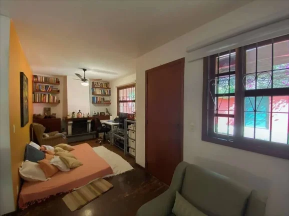 Imagem Chác Vale do Rio Cotia - TÉRREA, 3 suítes, lote plano, piscina e gourmet!