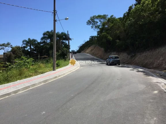 Imagem Terreno amplo à Venda em Quatro Ilhas Bombinhas SC