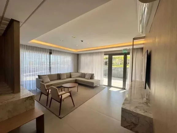Imagem Apartamento com 3 dormitórios sendo 3 suítes e 4 vagas no bairro Cacupé em Florianópolis/SC