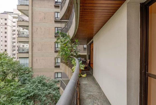 Imagem Imperdível oportunidade de investimento: Apartamento de 2 quartos na Vila Nova Conceição, São Paulo-SP com 154,00m² e 2 vagas.