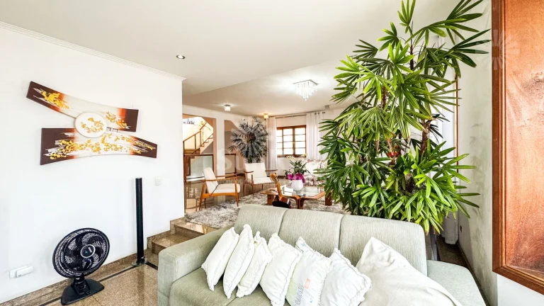 Imagem Casa a venda em Alphaville 11, 4 suítes, 4 vagas, recém reformada por R$3.500.000 Santana de Parnaíba/SP