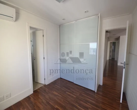 Imagem Apartamento com living amplo para 03 ambientes, terraço com churrasqueira, piso de mármore, sala d...