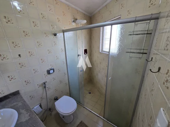 Imagem Apartamento para locação com 3 dormitórios, 1 suíte, a uma quadra da praia, 1 vaga demarcada