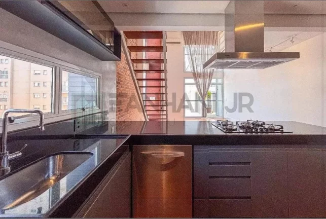 Imagem Venha conhecer o apartamento dos seus sonhos! Este incrível Loft Duplex está em excelente estado e possui características que vão te encantar. Ao ent