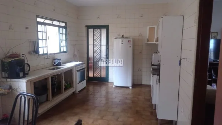 Imagem Casa à venda em Boa Vista, Uberaba - 3 dormitórios e suíte