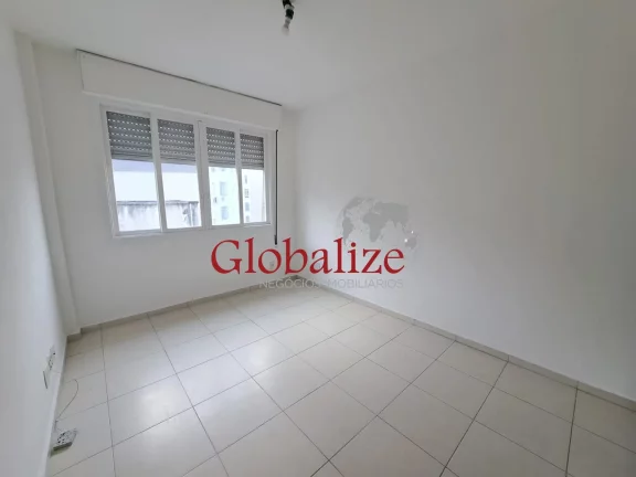 Imagem Apartamento à venda com 108m², 3 quartos, 3 banheiros, sala ampla, quadra da praia, garagem por R$495.000,00 no Boqueirão em Santos