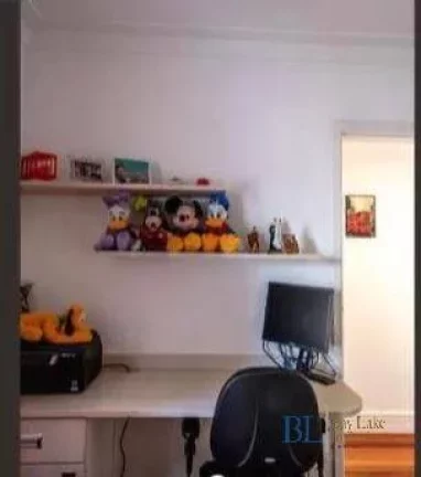 Imagem Vende Apartamento Na Rua Taquari 3 Dormitórios - Sacada Com Churrasqueira!!