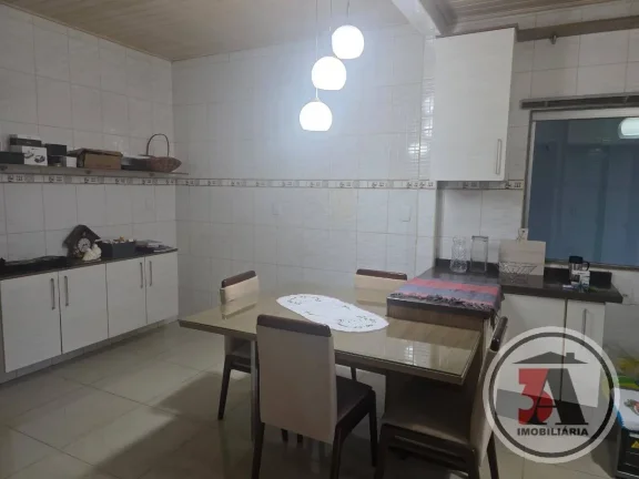 Imagem Casa 4/4 com Piscina Zona Sul