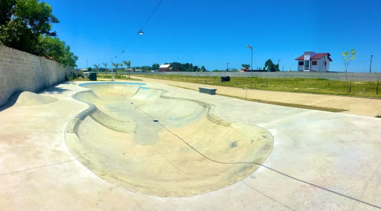 Imagem Terreno 450m² à venda em Garopaba-SC: CONDOMÍNIO AQUALINA LAKE CLUB - Luxo à Beira da Lagoa!