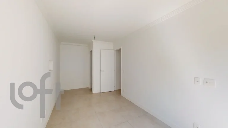 Imagem Apartamento 68M², 2Q, 1 Suíte, 2 Banheiros, 1 Vaga, Varanda.